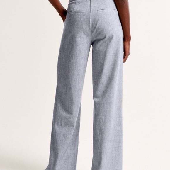 Abercrombie & Fitch Light Gray High-Waist Wide-Leg Pants - Picture 5 of 6